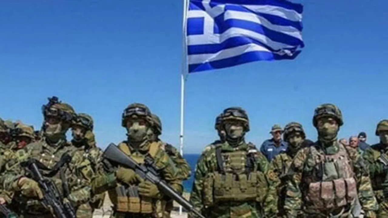 Yunanistan gençleri askerliğe çekmek için yeni yöntem deniyor!