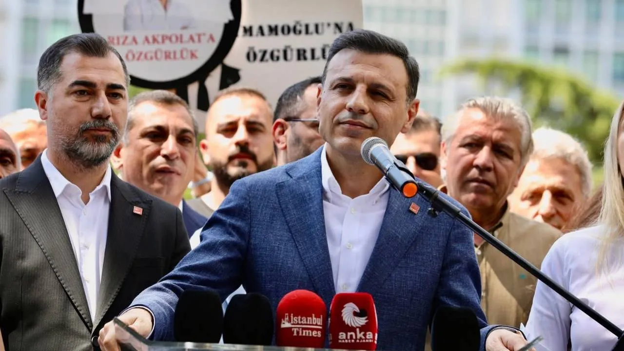 Üsküdar'da Skandal: Seçim Öncesi Gözaltıya 'Kaybedenlerin Yöntemi' Tepkisi