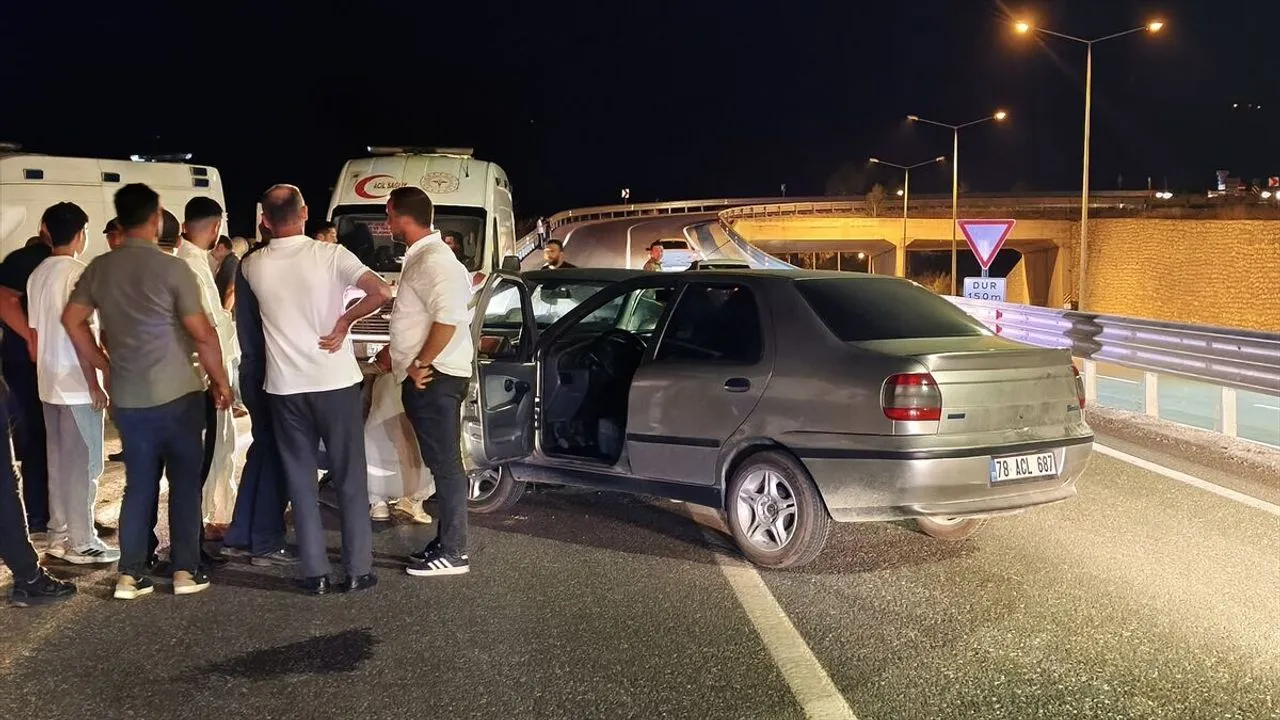 Karabük'te Kaza Şoku: 10 Yaralı, 4 Araç Hurdaya Döndü!
