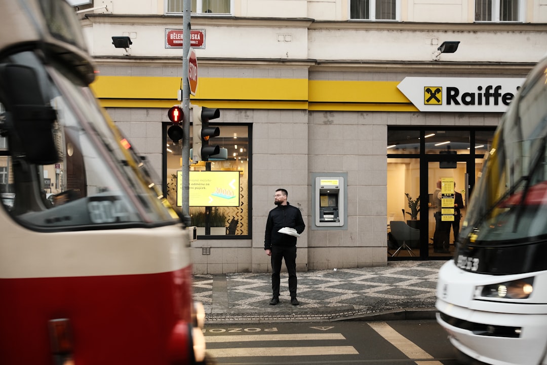 Bankada emekli işlemleri