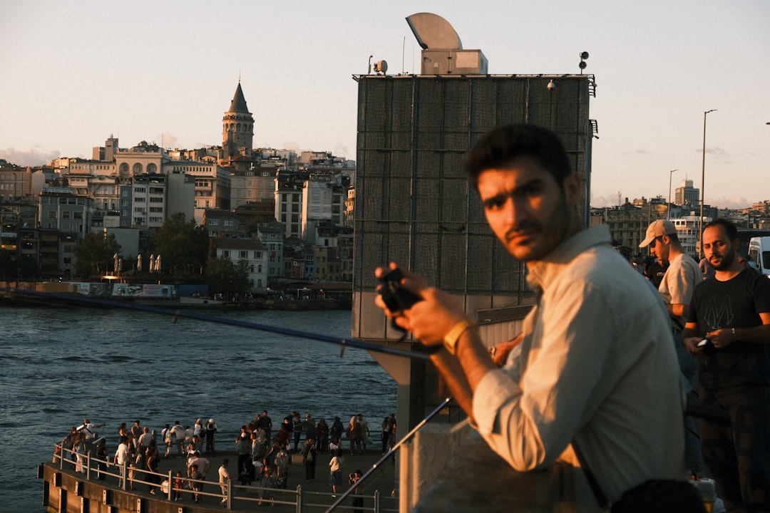 14 Nisan 2026 Salı: Bu Akşam TV'de Hangi Diziler Var? Yeni Bölümler ve Yayın Detayları!