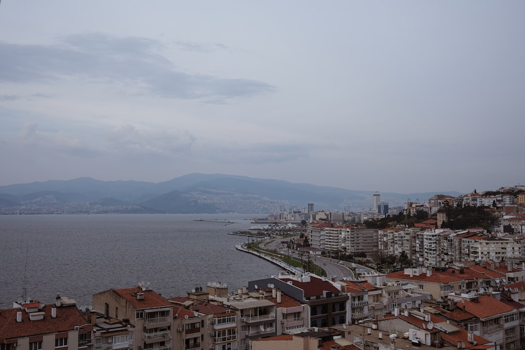İzmir’de Toz Fırtınası Alarmı: Sarı Kod Uyarısı Verildi!