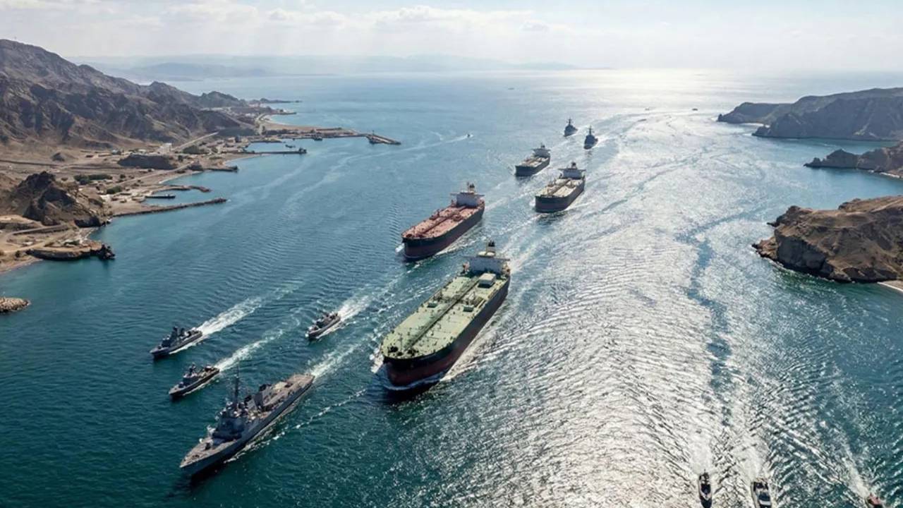İran'dan Hürmüz Boğazı'nda Kritik Uyarı: Müdahaleye Sert Yanıt!