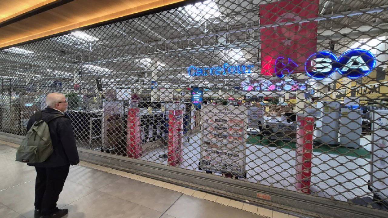 Türkiye'nin İlk Hipermarketi Tarihe Karıştı! İçerenköy CarrefourSA Kapanıyor