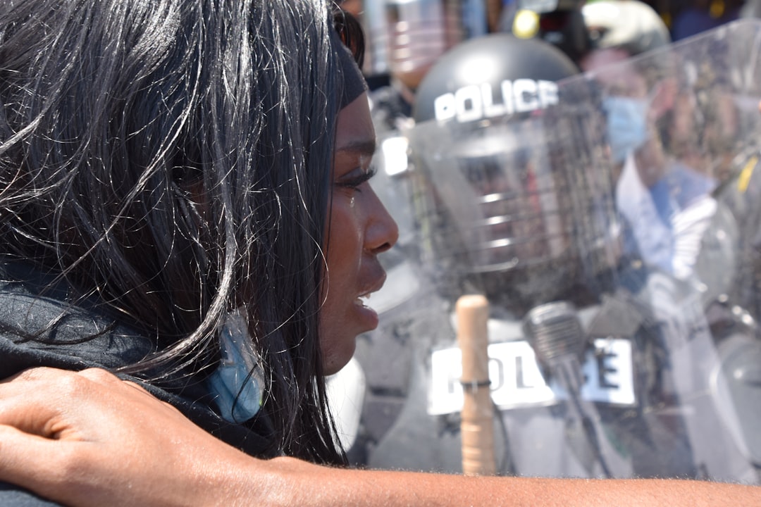 Karakol önünde adalet talebi